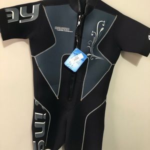 NWT Women’s shorty wetsuit - Camaro Stingray